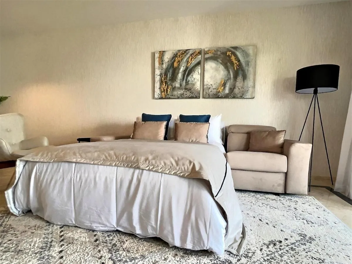 Apartment 2 Bedroom Full Of Amenities - Large Terrace - Garden - Golf - Close To The Beach Casares